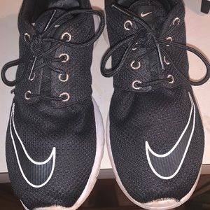 Nike roshe women’s